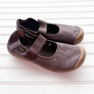 Keen Size 10 Sienna Canvas Mary Jane Shoe